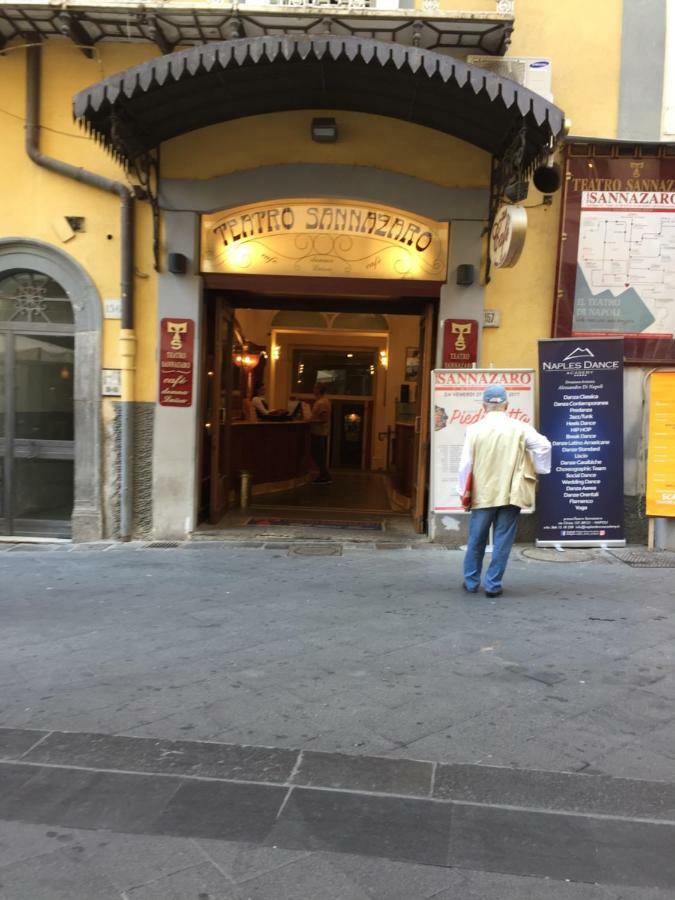 Appartamentino 116 Via Chiaia Neapel Exterior foto